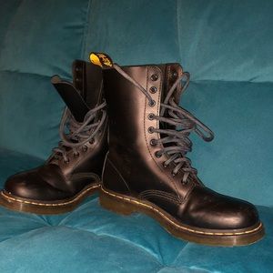 Dr. Marten 1490W 10-eye boots